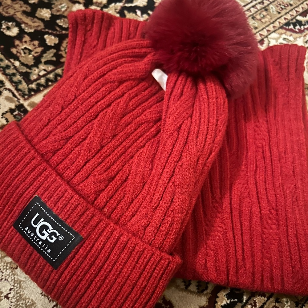 NWT UGG  Deep Red Hat and Scarf Set So soft and cozy fur inside Good Quality